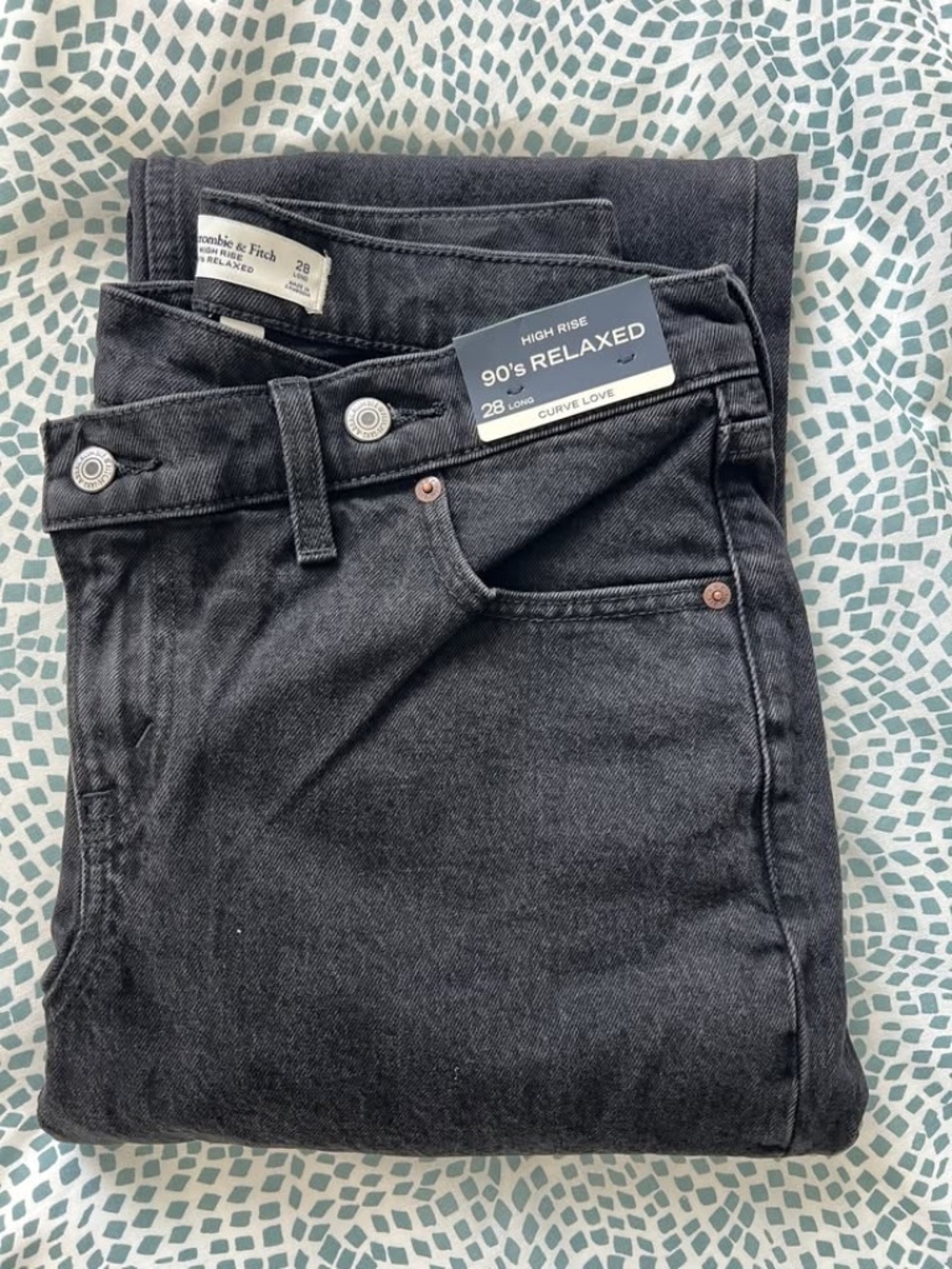 Abercrombie High Rise 90s Relaxed Crossover Waistband Jean